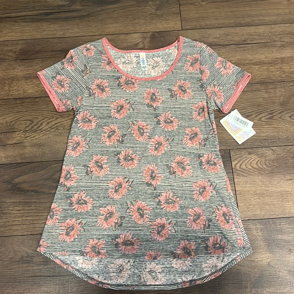NWT lularoe classic t XS